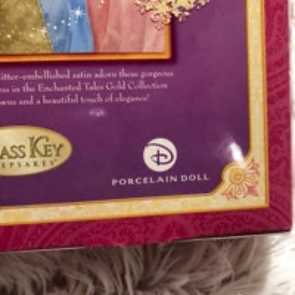 Disney Enchanted Tales Porcelain Collection Doll Aurora - Picture 6 of 7